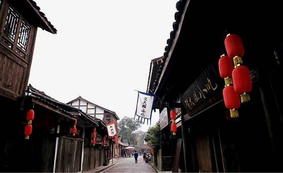 东体:申花主帅斯卢茨基自掏3000美元,给三名冬训标兵发放奖励